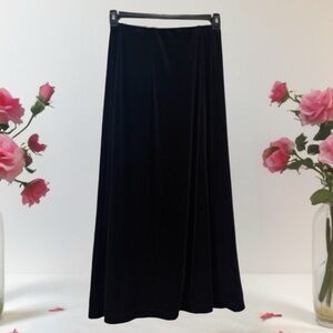 Worthington Elegant Black Velvet Skirt with elastic waist. Size Medium Petite